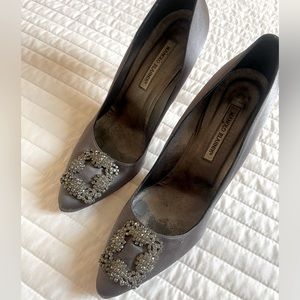 Manolo Blahnik Hangisi Grey Pump- size 42
